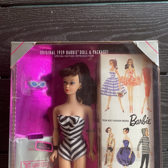 NRFB ~ 35th Anniversary Original 1958 Barbie Doll & Package Reproduction - Picture 2 of 12